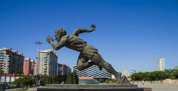 90年前，他代表第一次参加奥运，张学良资助8000元，传奇人生