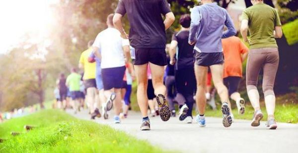 能不能实现 PB，基本上头 5 千米就已经决定了！