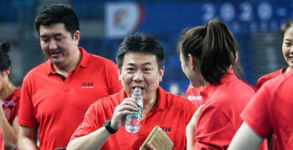 女排，郎平接班人成谜，两主帅将接受挑战，花落谁家？