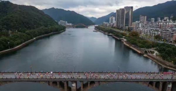 跑步：只慢跑能提升成绩吗？