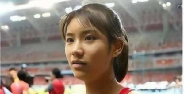 13秒30破全国纪录，拥有女神般颜值，谁能想到竟是位跨栏运动员！