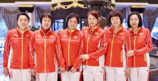 还记得女排唯一的5冠王吗？如今身价上亿，女儿还是清华博士