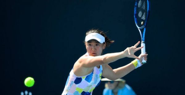 0-2！00后新星遭法网冠军横扫，金花澳网首败，8连胜纪录终结