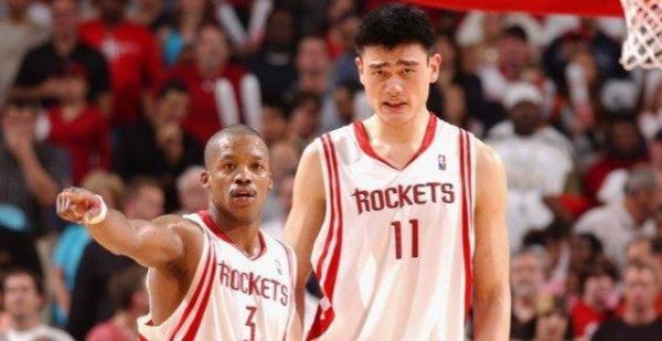 弗朗西斯为何被称“弗老”？4件事看出，为挺姚明不惜得罪教练