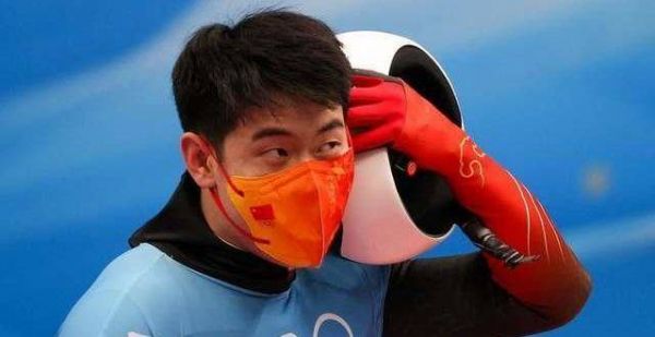 从跳远改练钢架雪车，闫文港7年磨砺完成突破，改项之初不敢上车