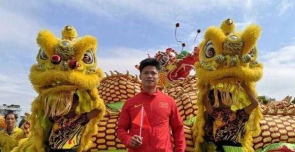 排面！苏炳添回村祭祖，宗祠开中门迎接，古代中状元才有这待遇