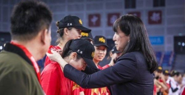 第14冠到手！李盈莹对赖亚文撒娇，姚迪有心事，夺冠奖金有多少钱
