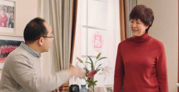 惊喜，郎平现身拍电影，魏秋月和儿子出境，回顾里约让人泪目！