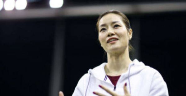 40岁网球女皇李娜近照！变化明显认不出，儿女脸型眼睛更像爸爸