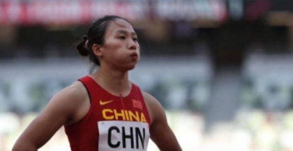 喜讯！24岁百米女飞人官宣结婚，晒与丈夫合照，2人太般配