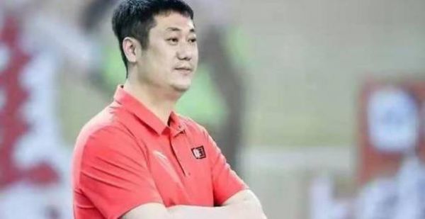 女排选帅即将开始，郎平仍在国外，王宝泉成“外孙控”