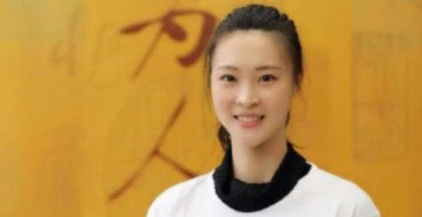 前女排队长惠若琪！双商颜值全程在线，嫁高学历老公被宠成孩子