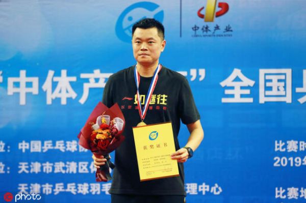 侯英超随时准备为国效力 39岁打乒乓为养家糊口