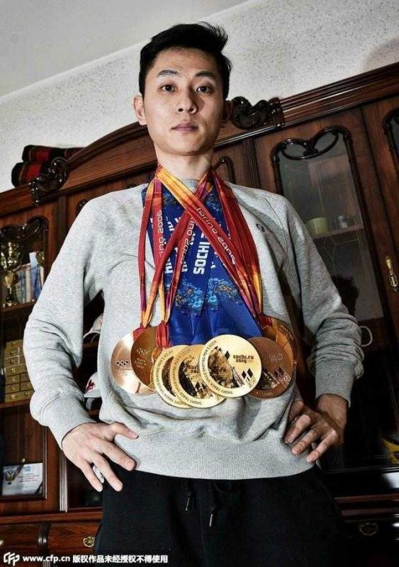 去他的年龄！他想他就能 短道6金王教科书超越碾压3主力