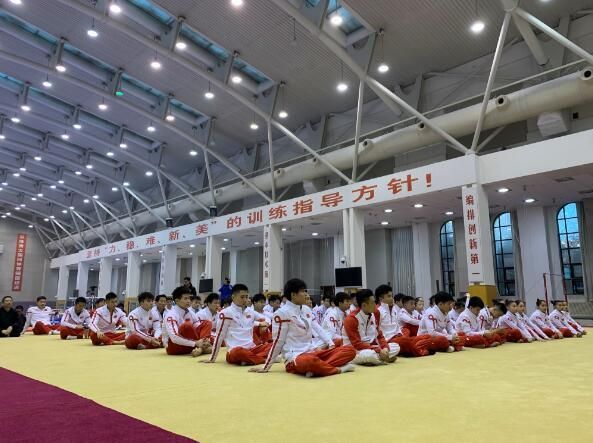 体操的使命是什么？ 奥运冠军杨威给师弟师妹上了一课