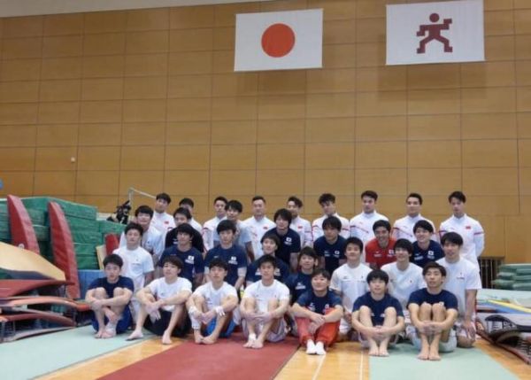 体操男队赴日本训练一周归来 肖若腾：内村航平致恢复了