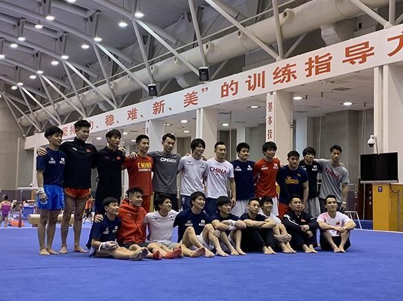 体操的使命是什么？ 奥运冠军杨威给师弟师妹上了一课