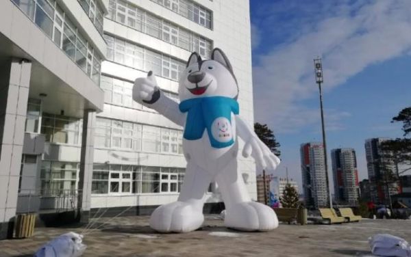 冬会代表团众星云集 王濛领衔短道队率先抵达适应场地