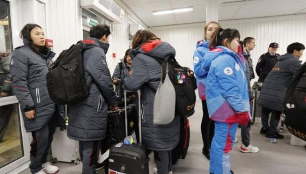 冬会代表团众星云集 王濛领衔短道队率先抵达适应场地