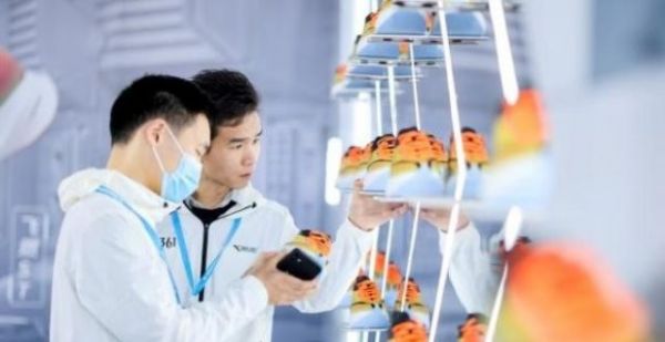 从“内卷”竞速到满足众跑者，国产跑鞋学会细分用户