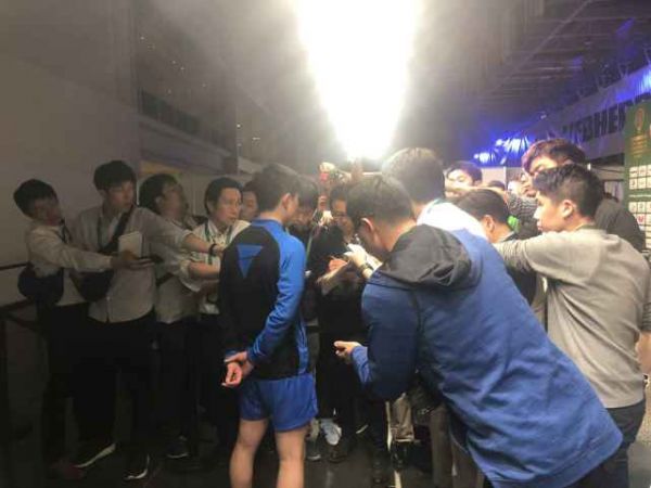 许昕输球日媒狂喜 张本智和：一直关注许昕 盼最终夺金