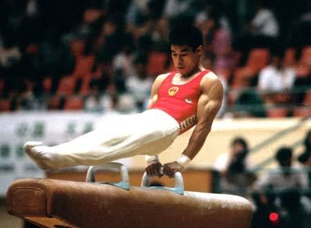 中日体操男团恩怨数十年 南宁世锦赛张成龙0.1分逆转真提气