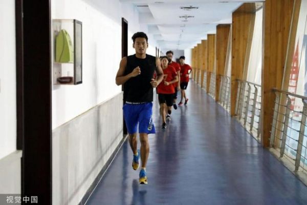 徐嘉余：游泳帽是吉祥物 顺利完成世锦赛就会有好结果
