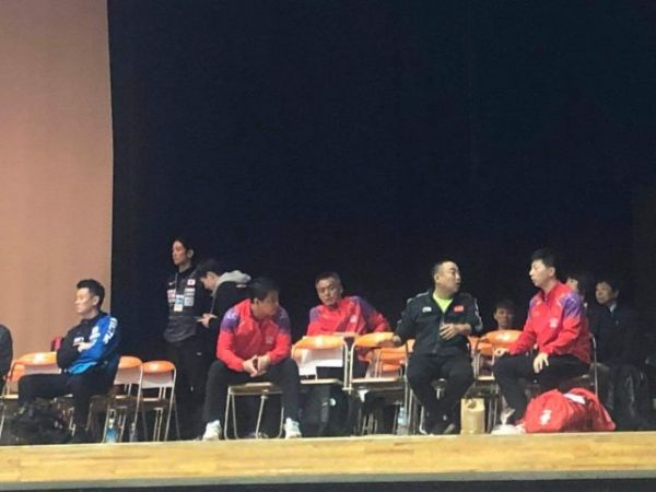 刘国梁督战亚洲杯国乒团灭日乒 樊振东张本智和赛前就上热搜