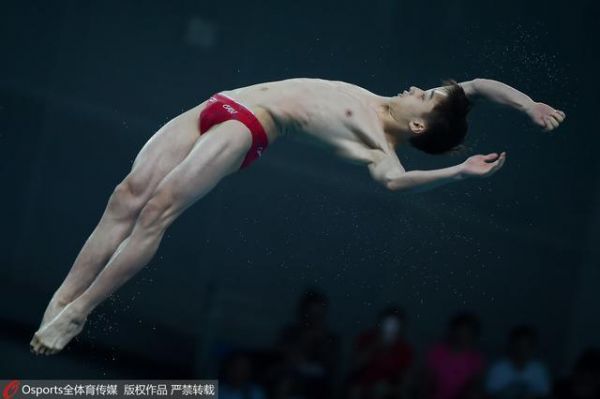 跳水系列赛10米台练俊杰首次夺冠 杨健屈居亚军