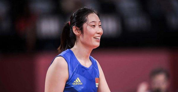 世界第一主攻朱婷，身价千万为什么至今单身？郎平：队太忙