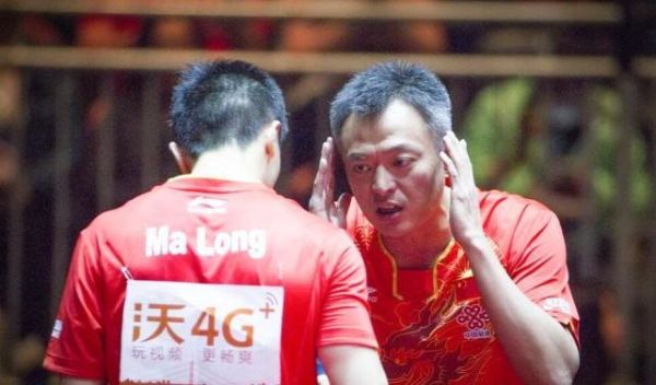 刘国梁祝秦志戬生日快乐 后者说记得带我去东京