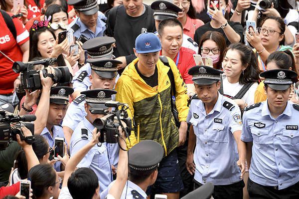 澎湃快评：宁泽涛退役了 那场代言风波该让体育“人性化”