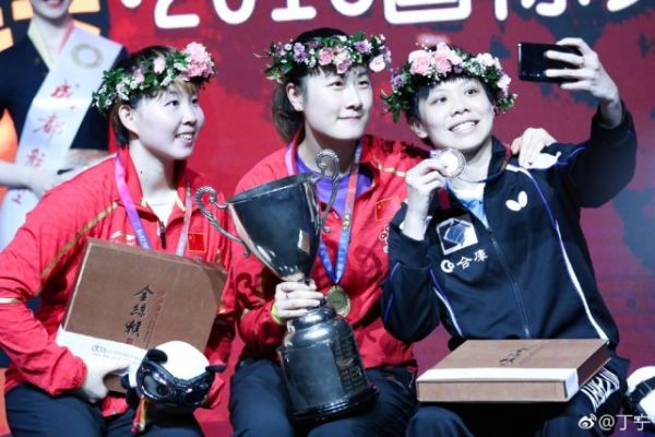 刘国梁成都48小时：国际乒联发贺信 队员踏实对手忐忑
