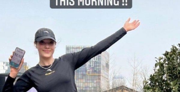 谷爱凌早起锻炼，绕北京跑21公里！花费不到2小时，腿肌肉厚实