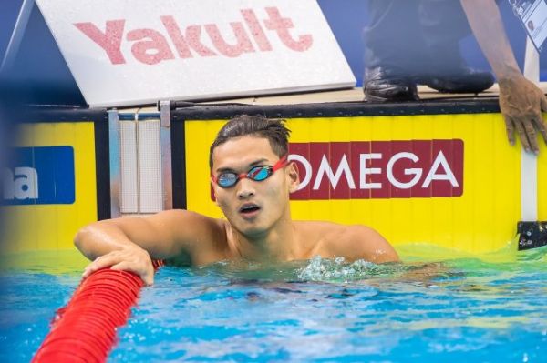 游泳世界杯经典：徐嘉余破纪录 李朱濠1v7日本选手