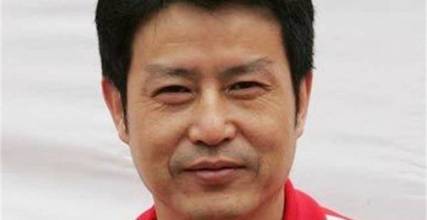 女排名帅陈忠和：和郎平亦师亦友，前妻意外离世，二婚娶女排队员