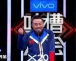 刘国梁教练生涯“退役”或遭误读 仍穿队队服现身