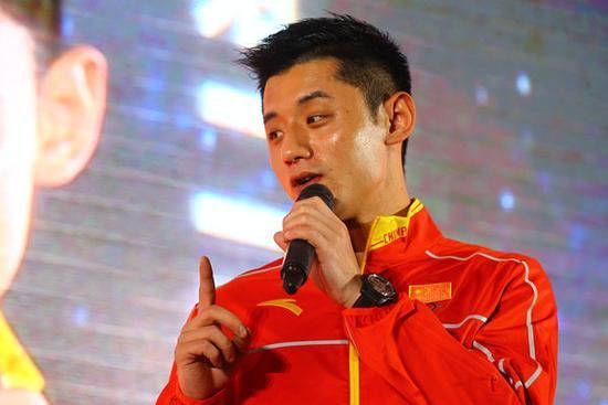 张继科现身郑州:河南是第二家乡 每次来都吃烩面