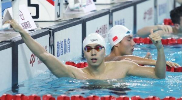闫子贝50米蛙泳夺冠 距亚洲纪录仅差0.04秒
