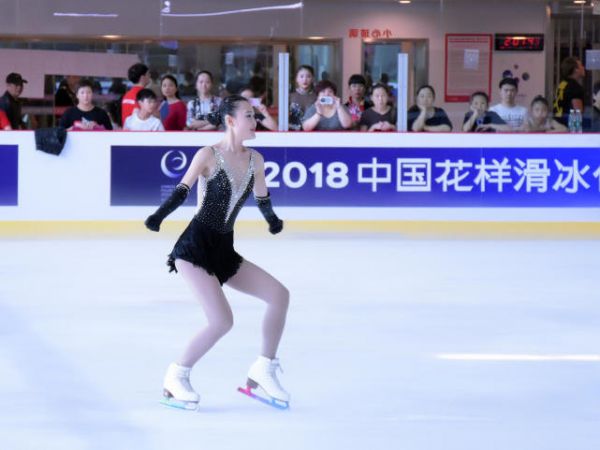 花滑俱乐联赛武汉站落幕 前女单国手张颖复出参赛