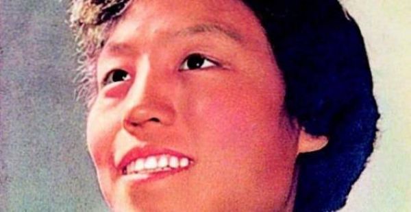 跳高第一人，曾获周献花，82岁坚持高抬腿，外孙为国争光