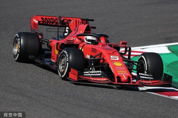 F1日本站排位：维特尔强势夺杆位 法拉利包揽头排