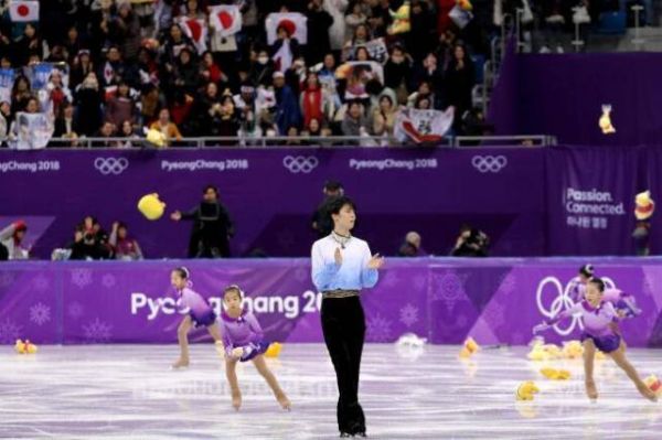 羽生让平昌再次下起维尼熊雨！它足以成为冬奥吉祥物？