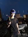 田亮五一节成劳模 遭绑架搬砖戏爆笑上演(图)