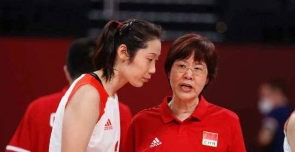 去国外了？朱婷默默更换头像，并关注一体能教练，引发众网友猜测