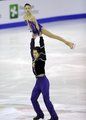 花滑世青赛米兰开幕 我国双人小将暂列首位