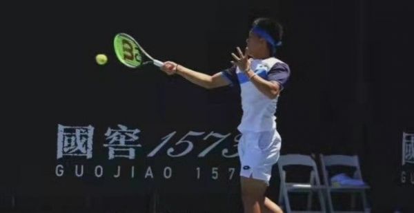 网球突尼斯M15第二轮，李翰文击败张择晋级八强