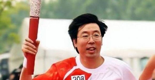 跳高国王朱建华：三次打破世界纪录，却因奥运丢冠遭羞辱被迫退役