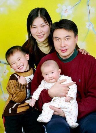 李雪芮乔斌姐弟恋曝光国羽再添情侣 内解决个人问题成传统？