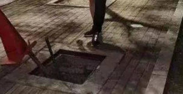 惊险！男子人行道上夜跑，跑着跑着，突然人不见了